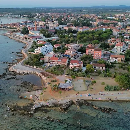 Sea View *