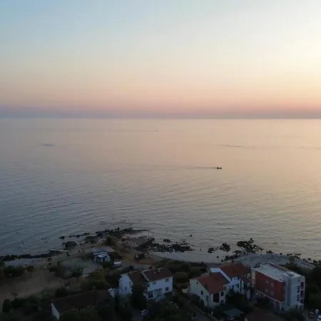 Sea View *